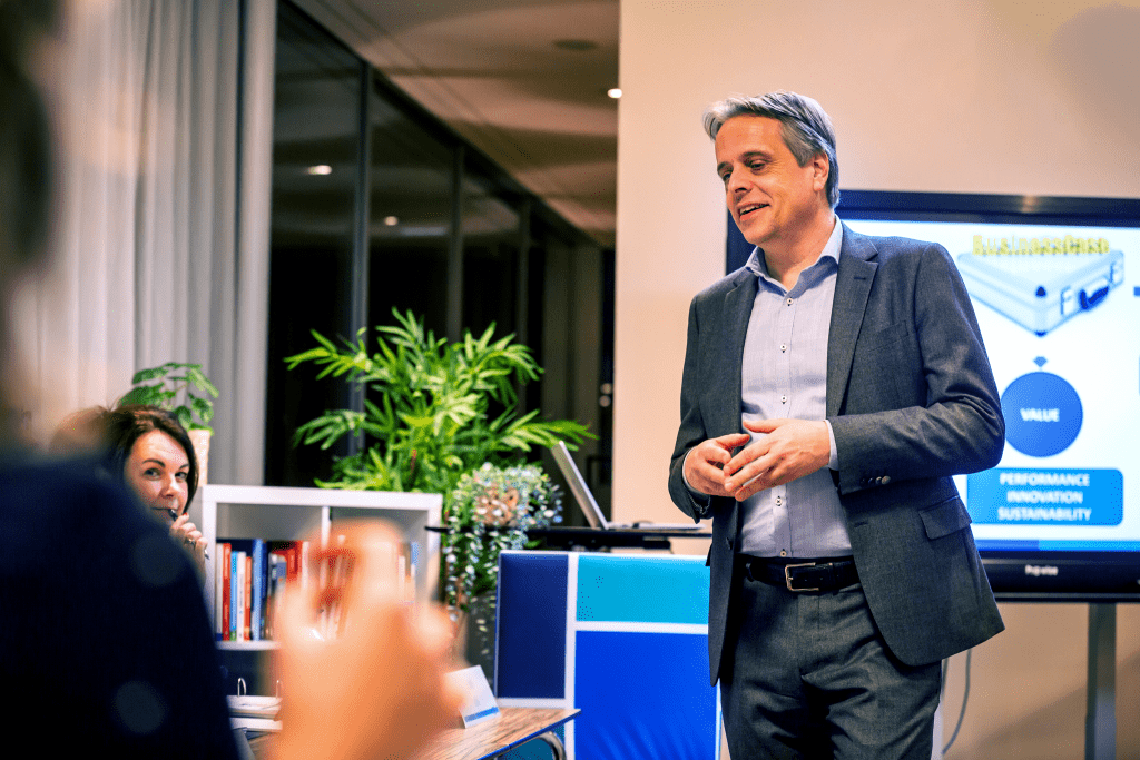 Manu Matthyssens presenteert